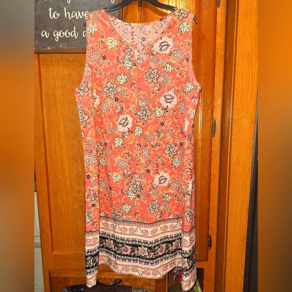 An Emery Rose Floral Sleeveless Mini Dress In A Size XL - Coral Color W/ Floral - Picture 1 of 9